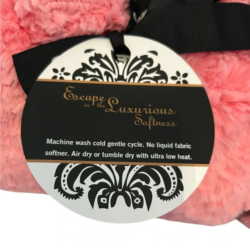 NWT Minky Couture Pink Faux Fur Throw Blanket 50x60 Adult Size Plush Minky Cozy
